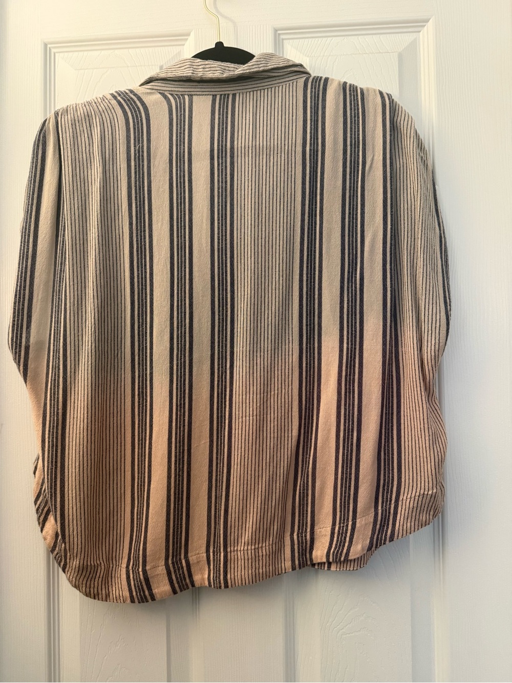 Free People Baby Blues Stripe Button-Down in Blush and Blue Ombré. Size M - Picture 5 of 6